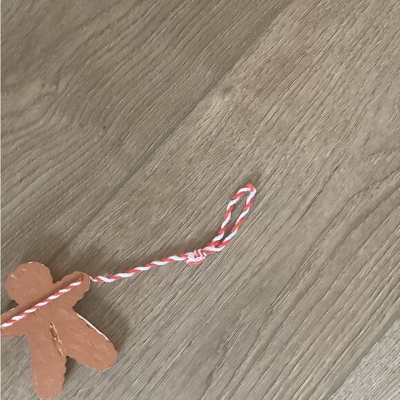 Raz 30" Gingerbread Cookie Christmas Garland - Picture 3 of 5